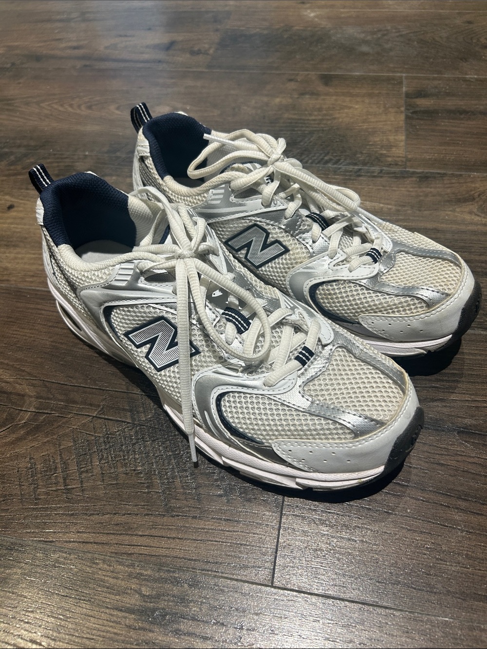 NEW BALANCE 530s Navy and White